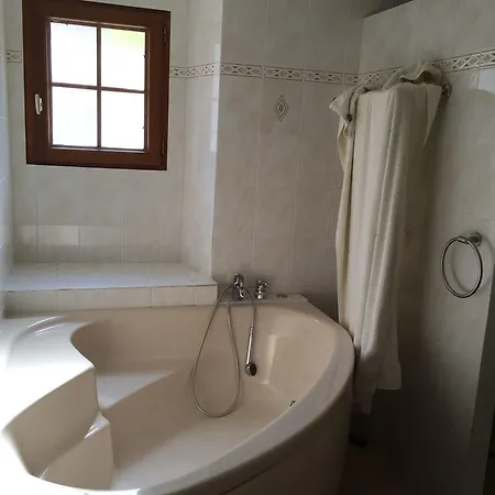 Maison De Vacances - 4 Pers *